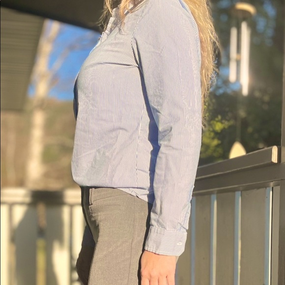 Reitmans Essentials pin-stripe, no wrinkle blouse - Picture 2 of 3